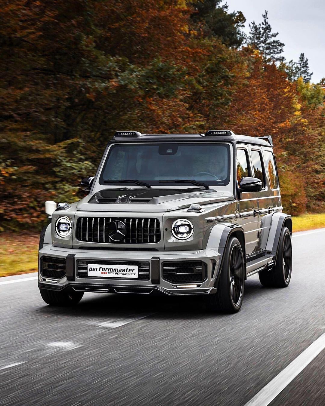 Mercedes G63 image